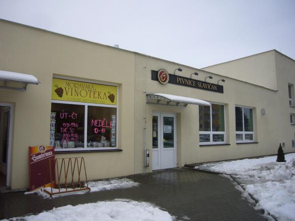 Vchod do Pivnice Slavičan