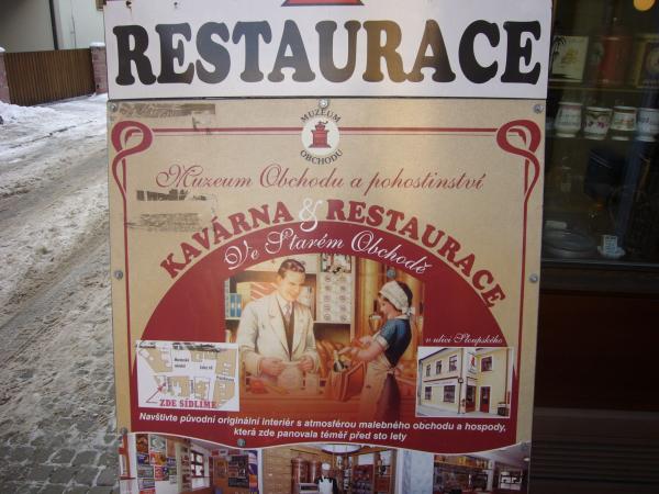 Cedule Kavárna a Restaurace Ve starém obchodě
