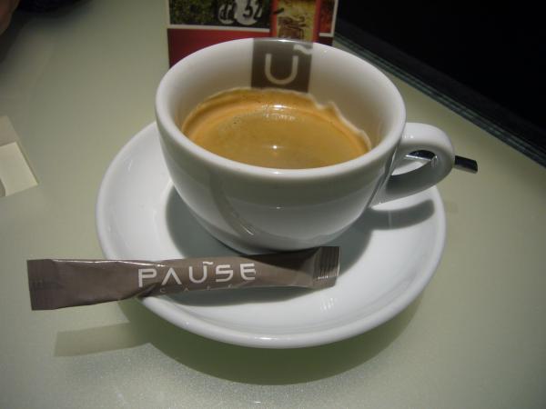 Espresso v Pause café
