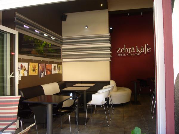 Interiér v Zebra kafë