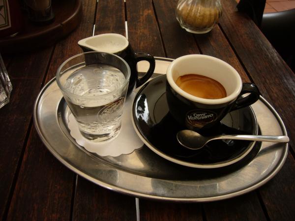 Caffé Vergnano v mad baru