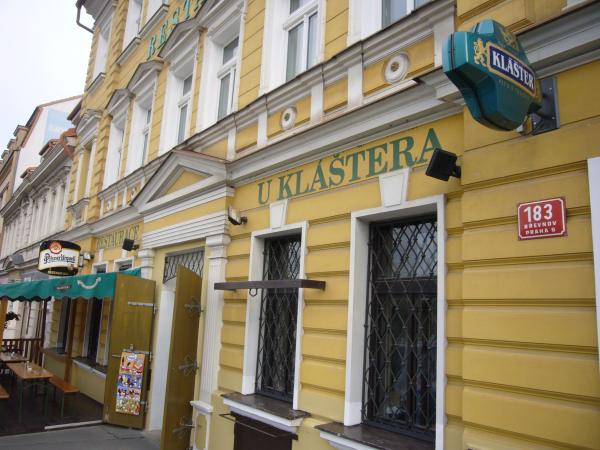 Vchod do Restaurace U Kláštera