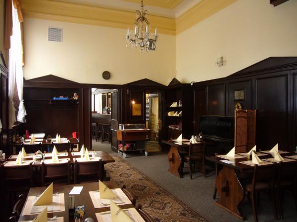 Interiér Restaurace na Rozhraní