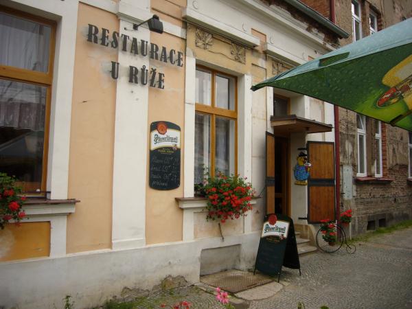 Vchod do Restaurace U Růže