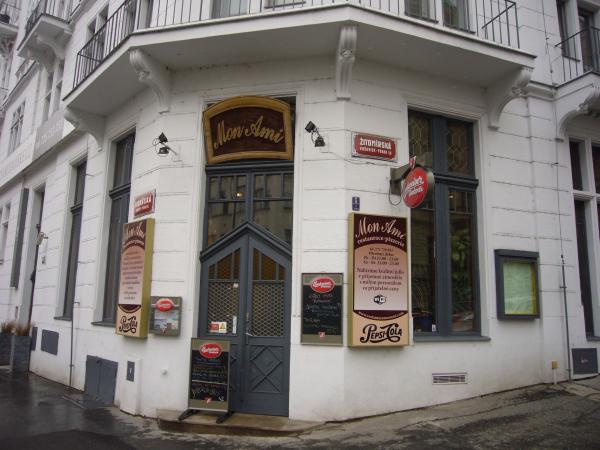 Vchod do Restaurace Mon Ami