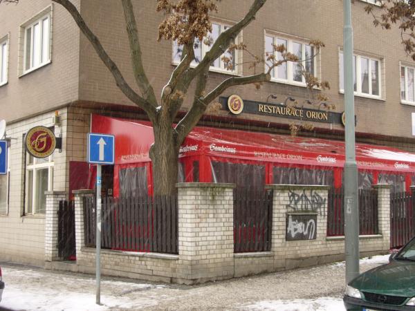 Krytá zahrádka Restaurace Orion.
