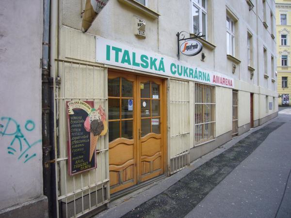 Vchod do Cukrárny Amarena