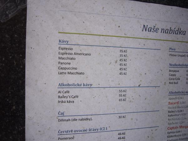 Kávové nápoje v Café et Decor