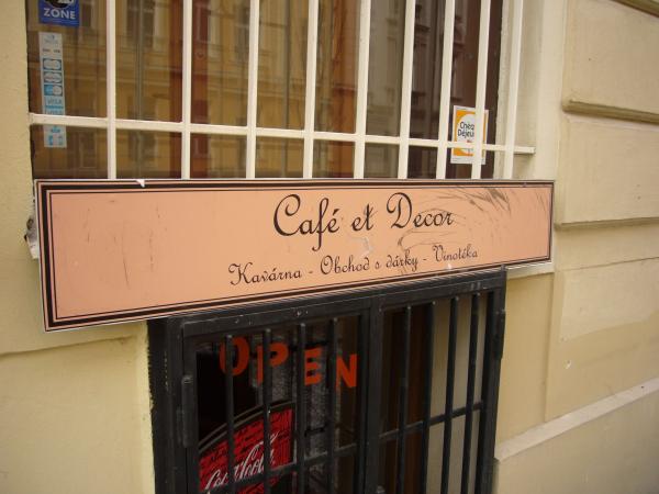 Cedule kavárny Café et Decor
