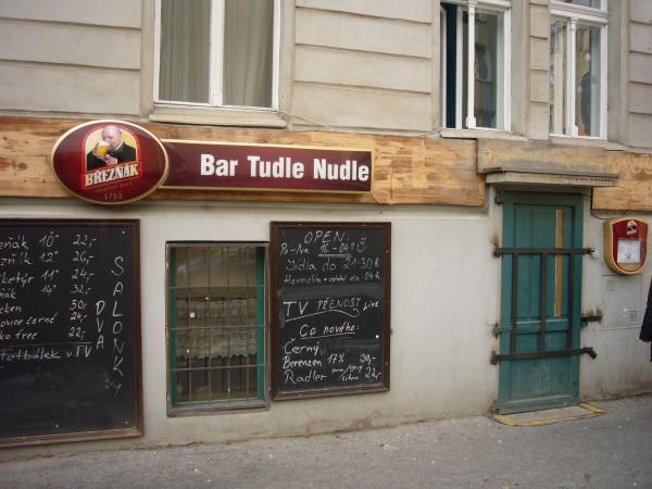 Vchod do Baru tůdle nůdle