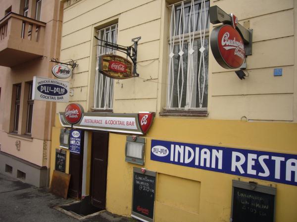 Vchod do Indické restaurace Dilli-Delhi