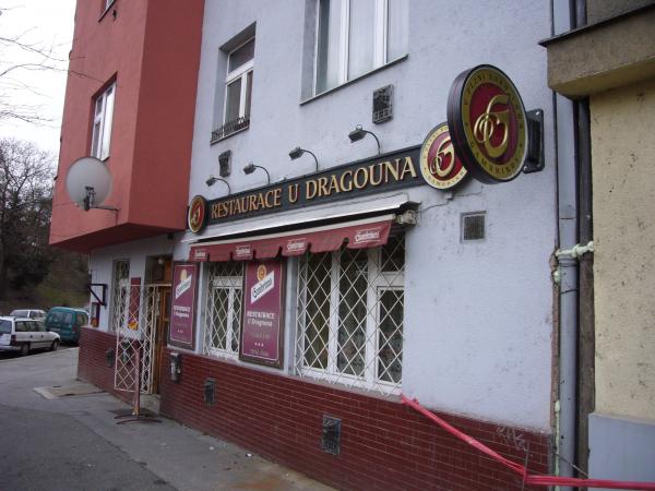 Vchod do Restaurace U Dragouna