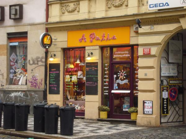 Výloha Sicilských delikates A Putia