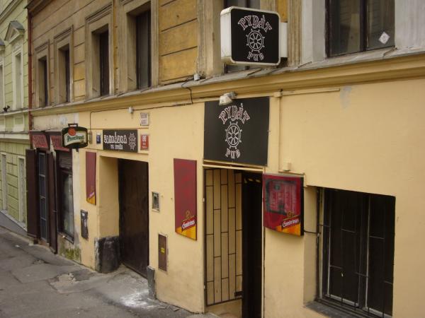 Vchod do Pirát Pubu