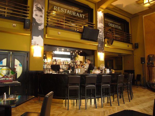 Bar v Metropol Restaurant & Music Club