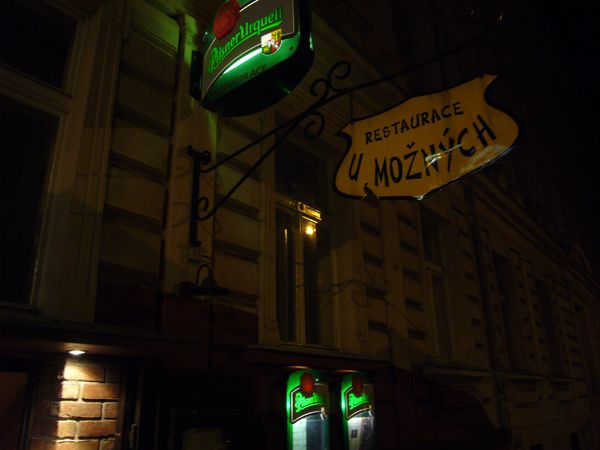 Cedule Restaurace U Možných