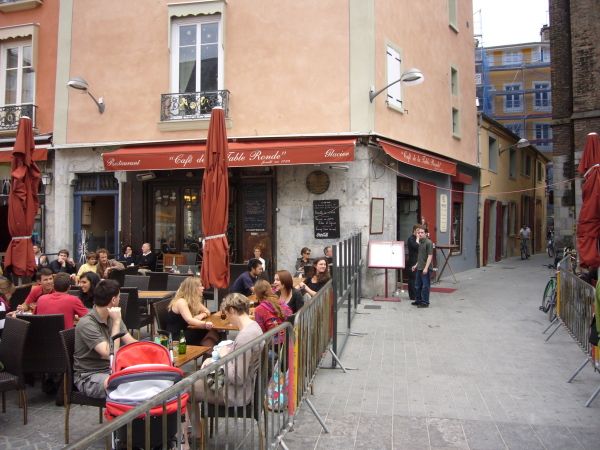 Cafe de la Table Ronde