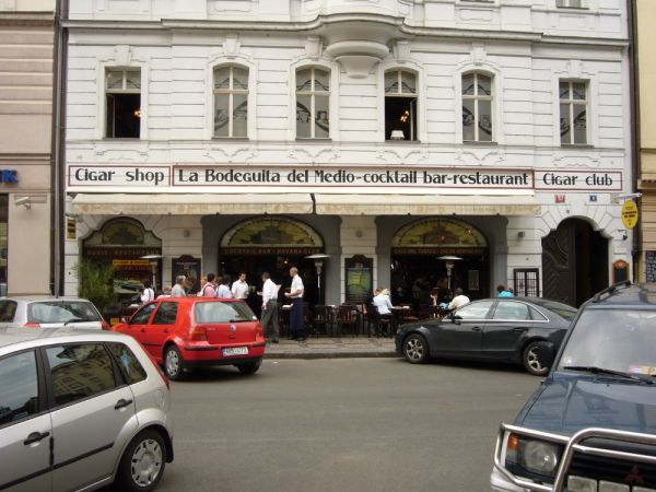 Vchod do La Bodeguita Del Medio