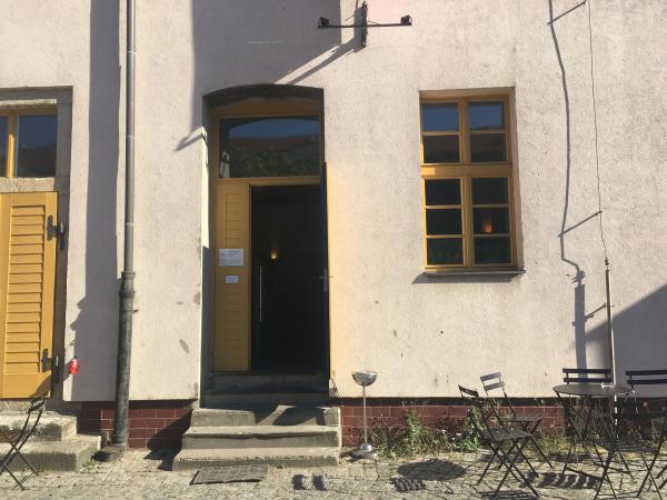 Vchod z ulice