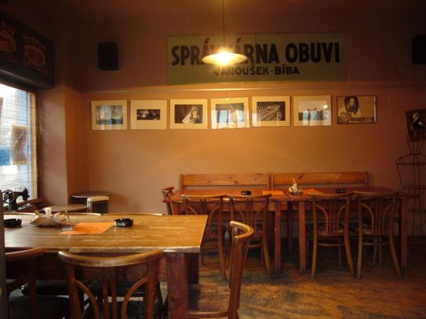 Interiér v Kafárně Na kus řeči
