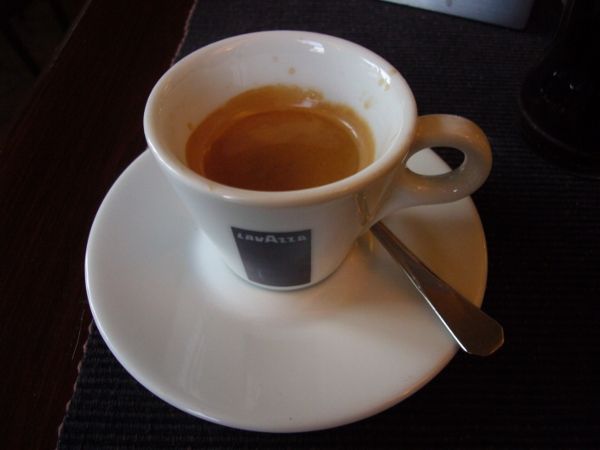 Espresso Lavazza v Negatif Restaurant grill