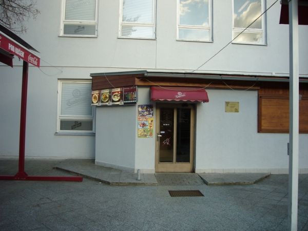 Vchod do Restaurace pod Košem