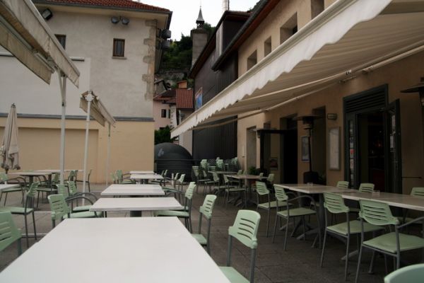 Terasa restaurace a kavárny u Le Musée de l´eau