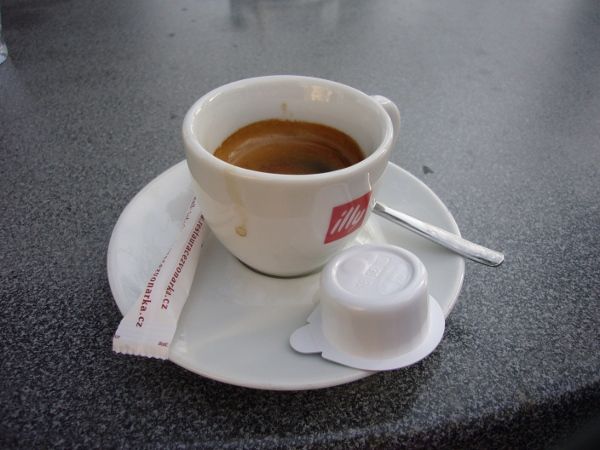 Espresso Illy v restauraci Zvonařka
