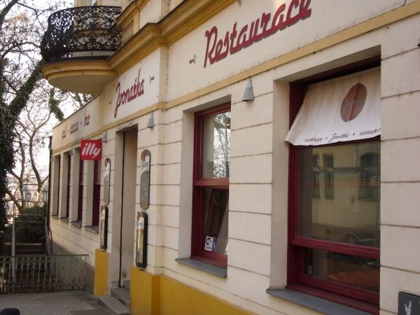 Vchod do Restaurace Zvonažka