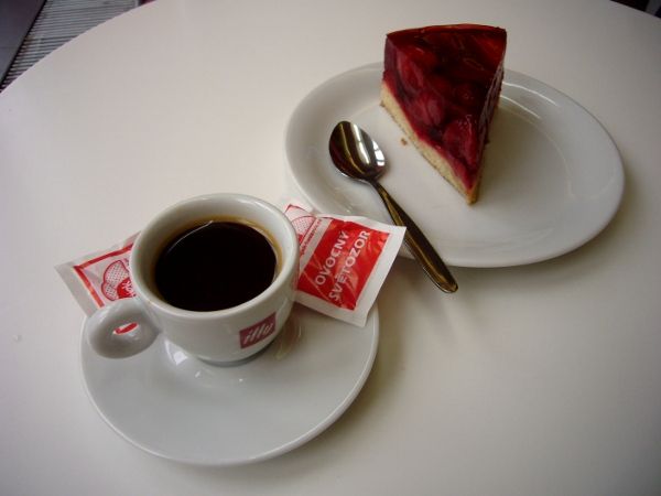 Espresso Illy a ovocný dort v Ovocném Světozoru