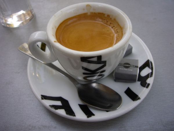 Espresso Bon Cafe v baru Le Tortoni
