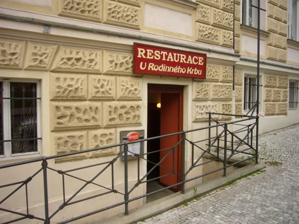 Vchod do Restaurace U rodinného krbu