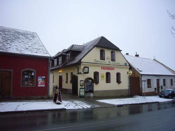 Penzion a restaurace Na Jízdárně - průčelí