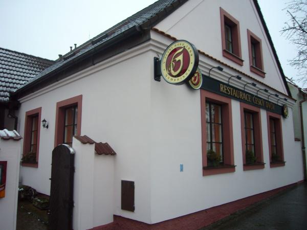 Restaurace Pizza Bar Český Dvůr - průčelí