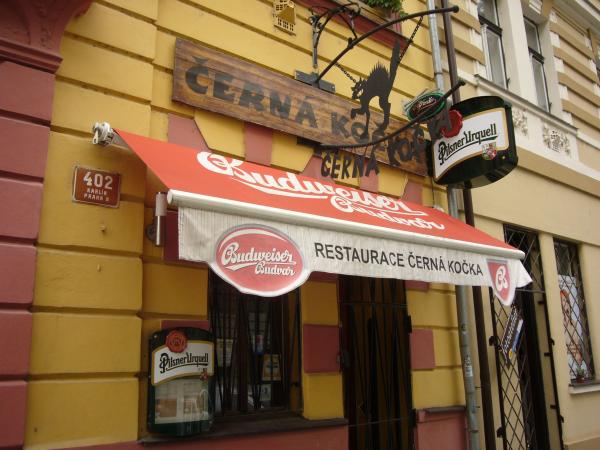 Vchod do Restaurace Černá kočka