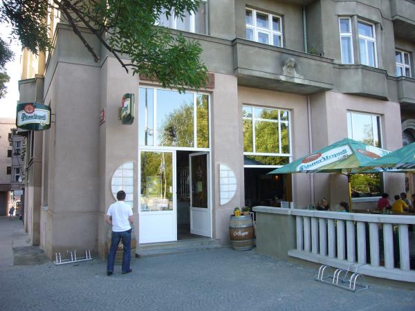 Vchod do 500 restaurant - pětistovka