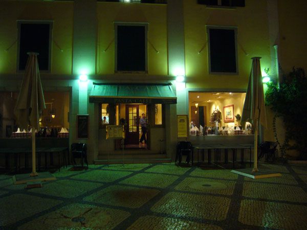 Vchod do Pasa Caffé