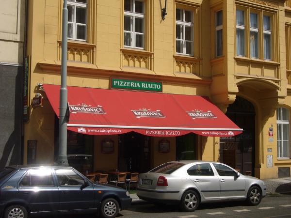 Vchod do Pizzeria Rialto