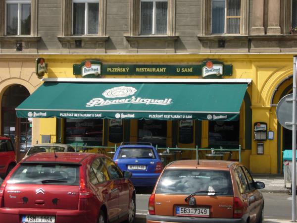 Vchod do Restaurace U Saní