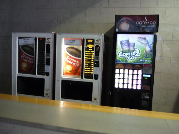 Automat na kávu Cafe+co