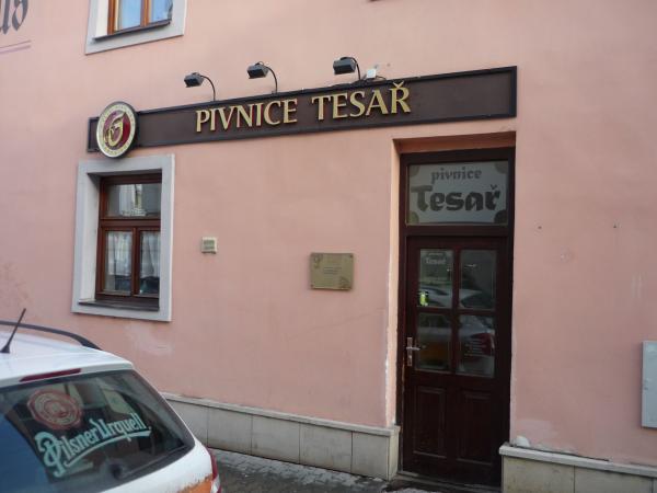 Vchod od Pivnice Tesař