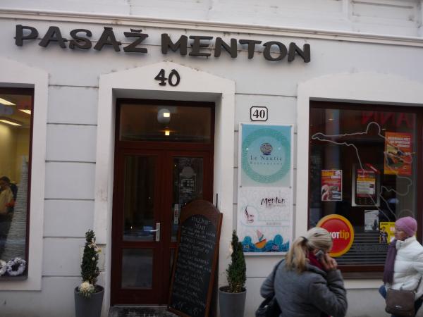 Vchod do pasáže Menton