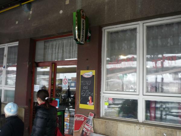 Vchod do nádražní restaurace